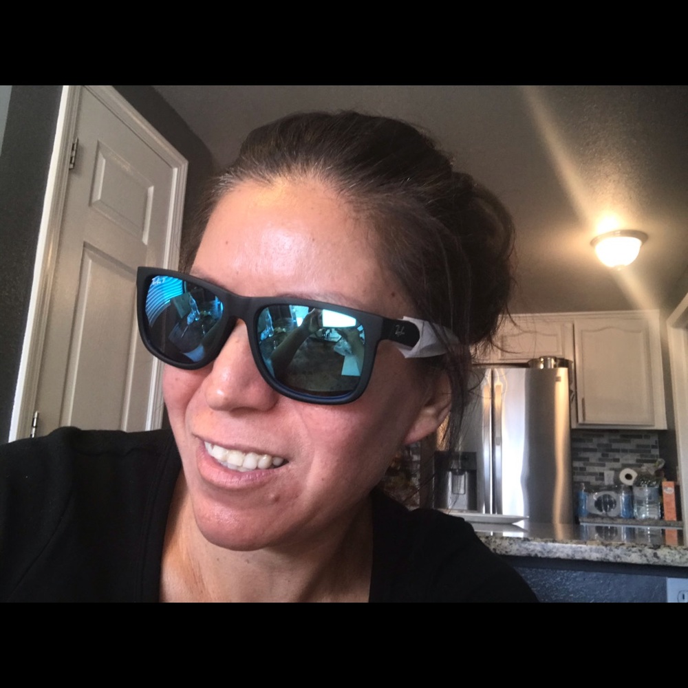 Meet your Posher, Yesenia